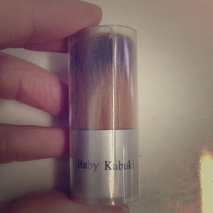 New baby kabuki brush
