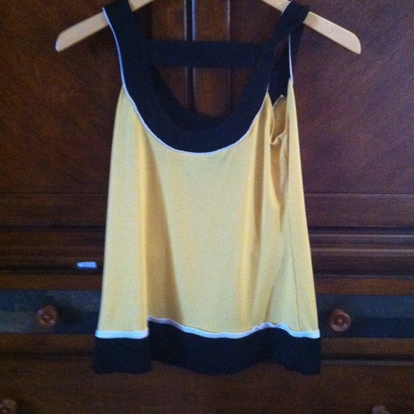 SOLD Cute sleeveless shirt SOLD