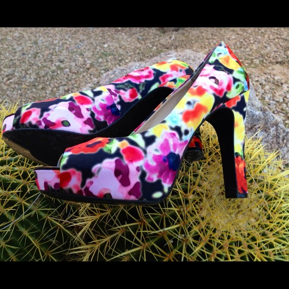 🌵🌵NINE WEST PUMP Size 9