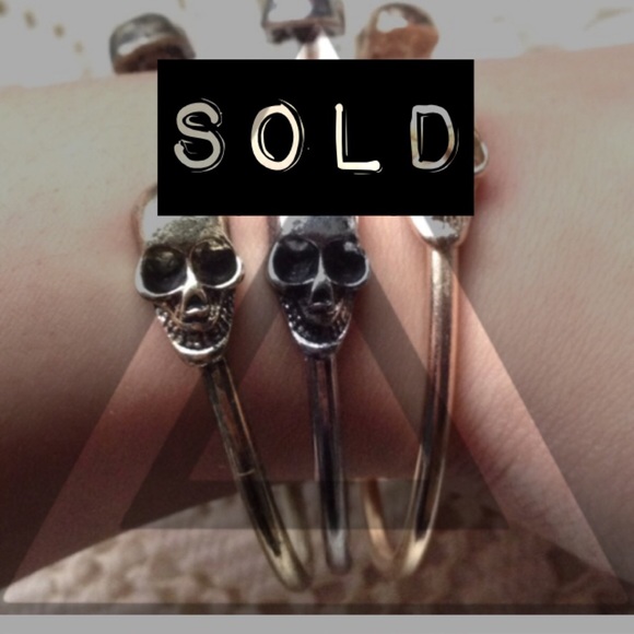 skull head bangle