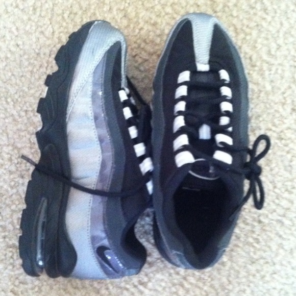 REDUCED!!!  Nike Air Max EUC