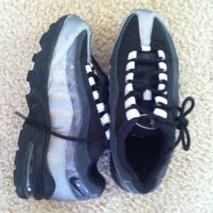 REDUCED!!!  Nike Air Max EUC