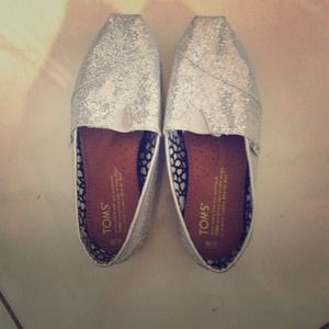 Gray glitter Toms!!