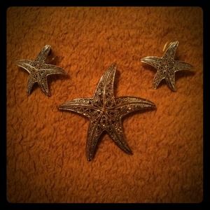 Starfish charm and matching earrings:)