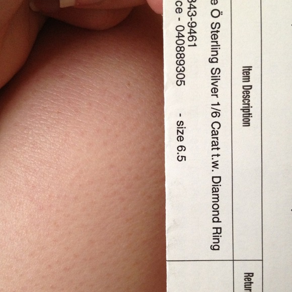 1/6 carat sterling silver Promise ring - Picture 3 of 4