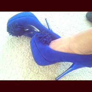 Royal blue pumps!!!