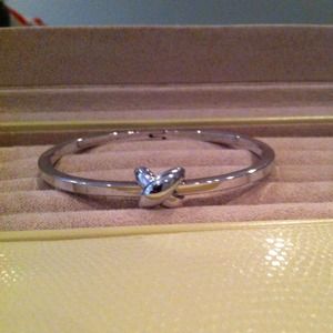 Cute bangle bracelet with hinge