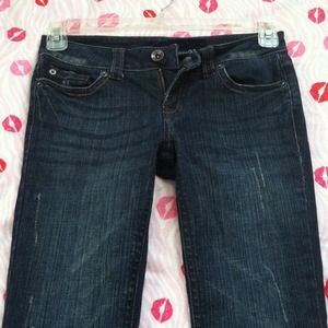 Dark Refuge jeans