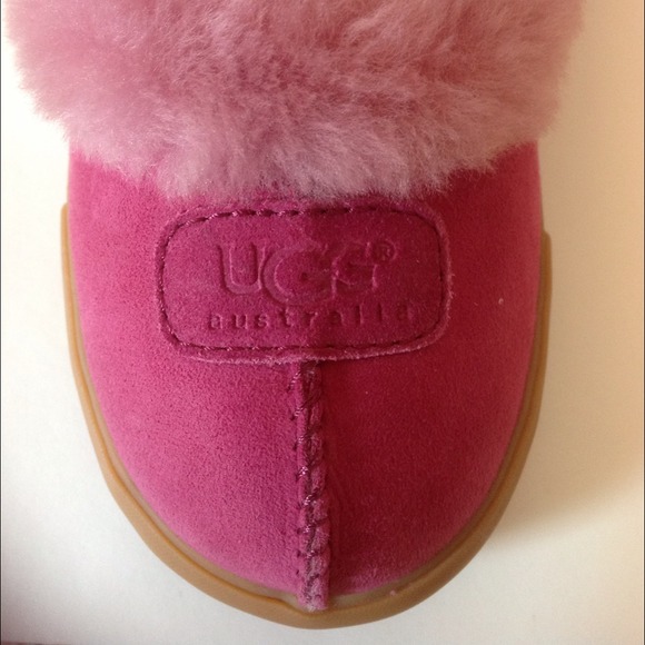 🚫SOLD🚫 Pink UGG Slippers - Picture 2 of 3