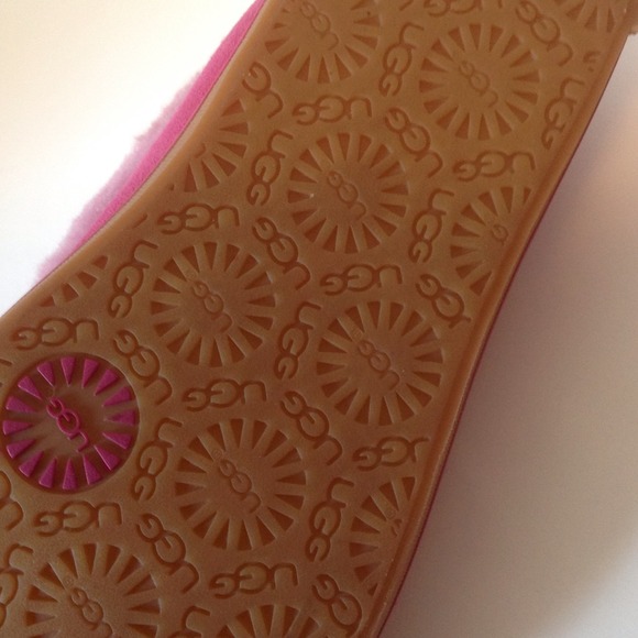 🚫SOLD🚫 Pink UGG Slippers - Picture 3 of 3