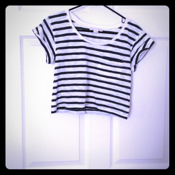 Black n white top