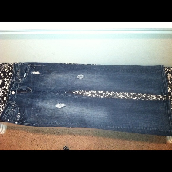SOLD LA Idol Jeans with angel wings - Picture 2 of 4