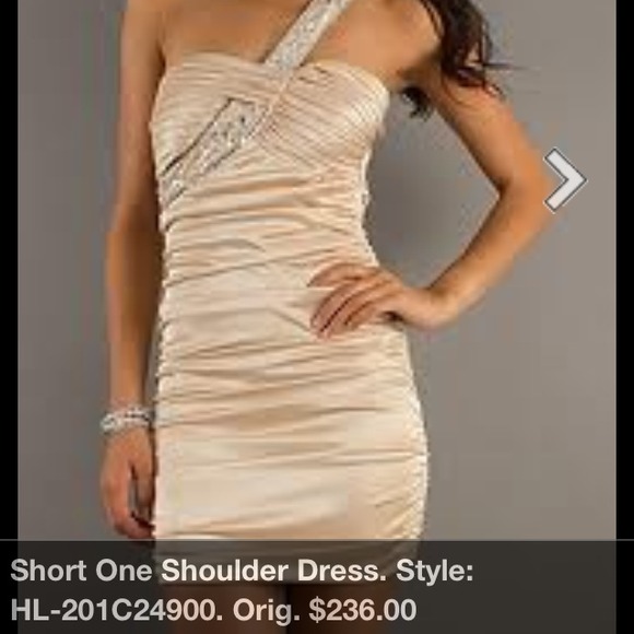 Adrianna Papell Dresses & Skirts - Adrianna Pappell golden dress