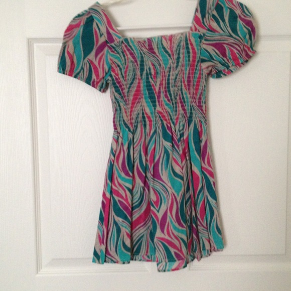 Fun top!! - Picture 2 of 3