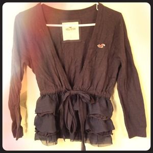 Hollister ruffled end mid sleeve cardigan