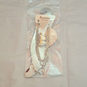 Three anklets and three toe rings!