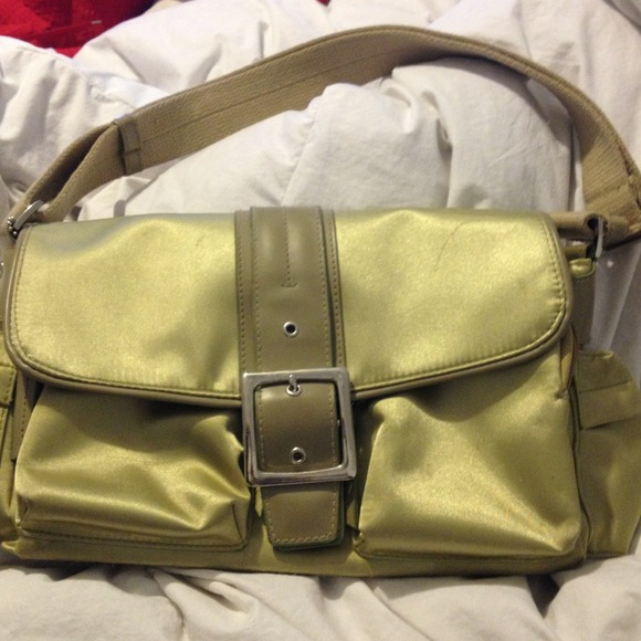 Spring green bag with multi pockets !