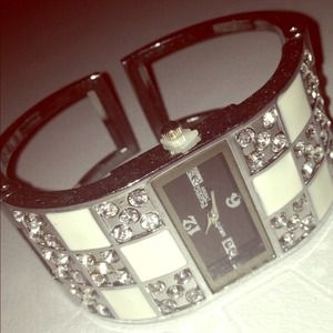 Classy and elegant watch.