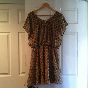 Bar 3 cape dress with flutter slit sleeves