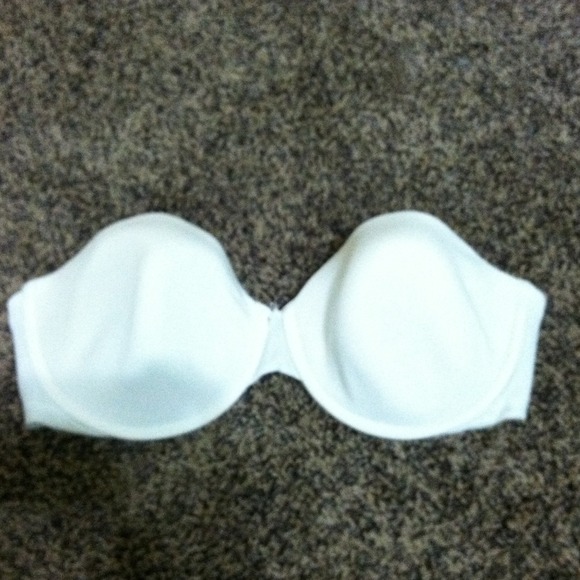 😆SOLD IN BUNDLE😆 Victoria Secret strapless bra - Picture 1 of 1