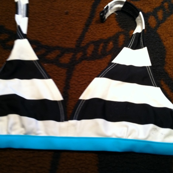 Bathing suit - Picture 3 of 3