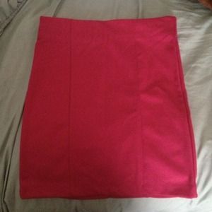 Cute magenta pencil skirt!