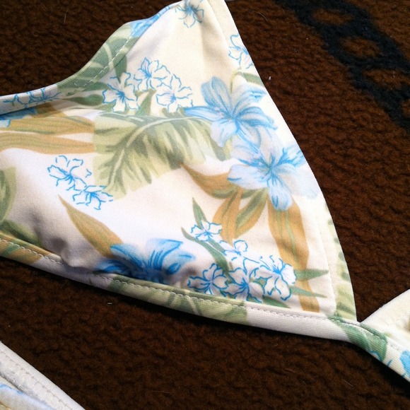 Bathing suit - Picture 2 of 2