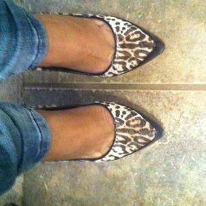 Pair of leopard print heels never worn