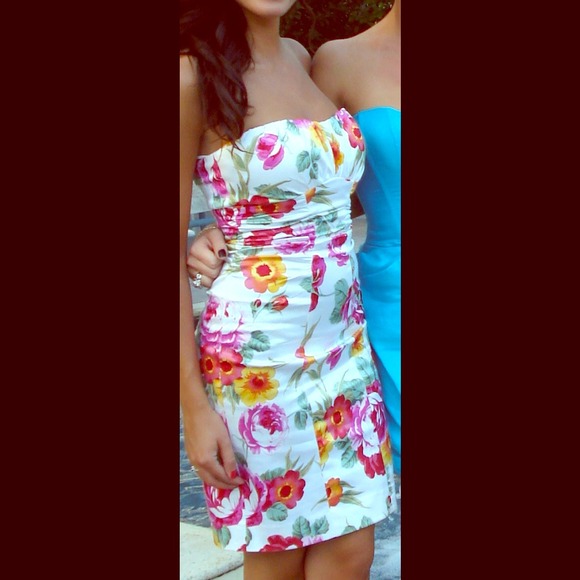 Cache evening/formal floral dress size 2. - Picture 1 of 3