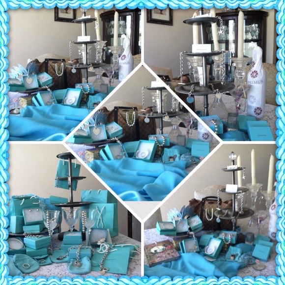 Tiffany & Co. Jewelry - Tiffany Boxes.