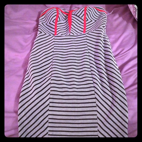 Beautiful Never worn with tags Ark & Co dress!