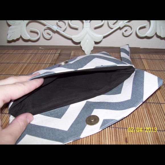 Chevron clutch ~~ out of stock~~ - Picture 2 of 4