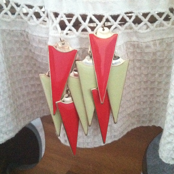 ✋🔴SOLD🔴✋Cream & red enamel triangle - Picture 2 of 2