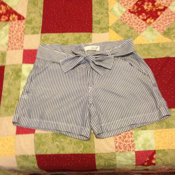 The most adorable grey and white striped shorts!