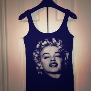 ⛔(SOLD IN BUNDLE)⛔ Marilyn Monroe H&M tank ❤🎀💋