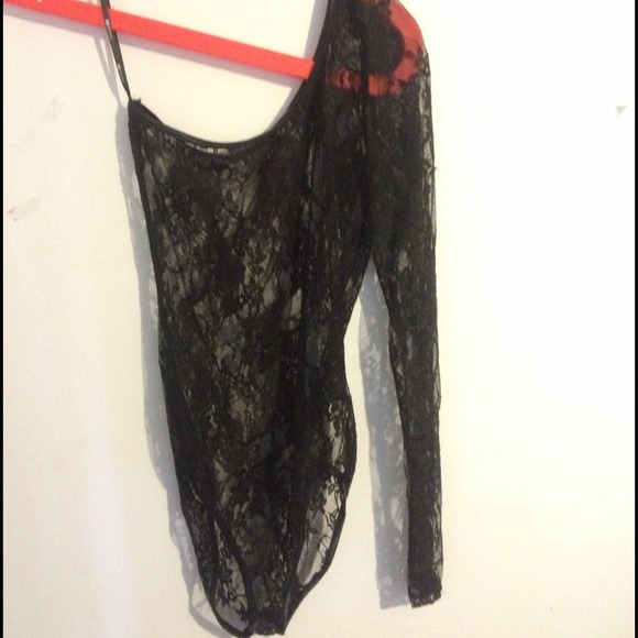 SOLD 🚫🚫One shoulder lace bodysuit SOLD