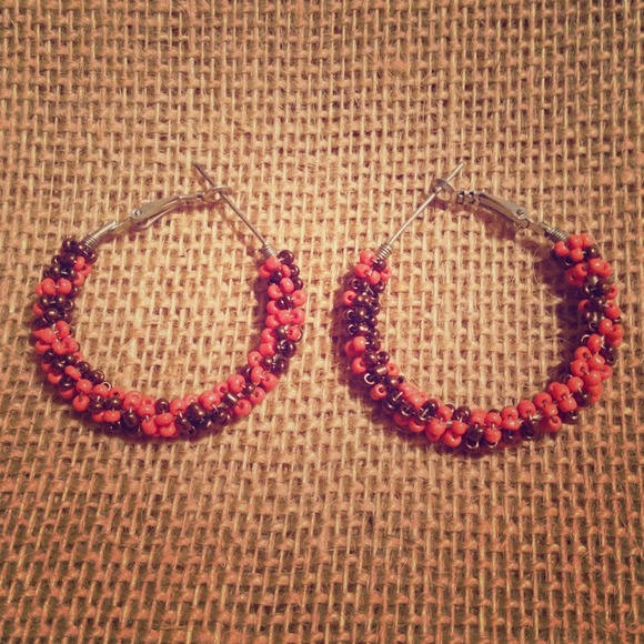 Coral and brown metallic hoop earrings