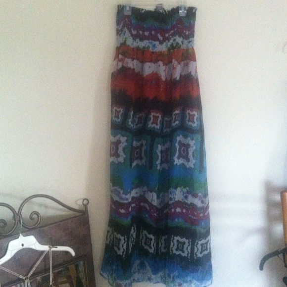 Sold 2 in 1!!! Beautiful long skirt/dress!