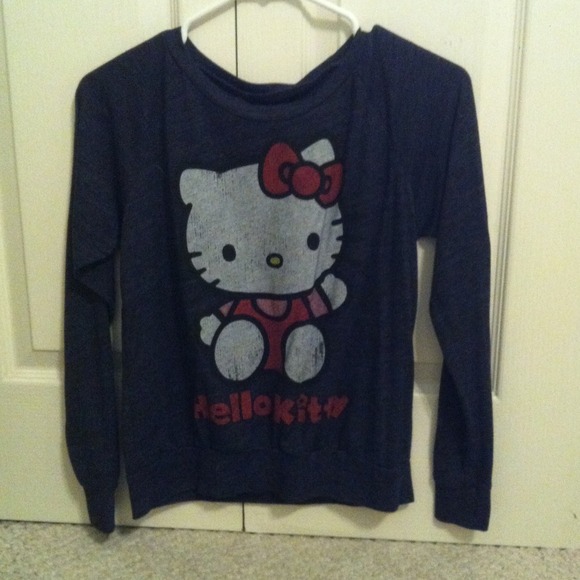 Long sleeve graphic shirt.