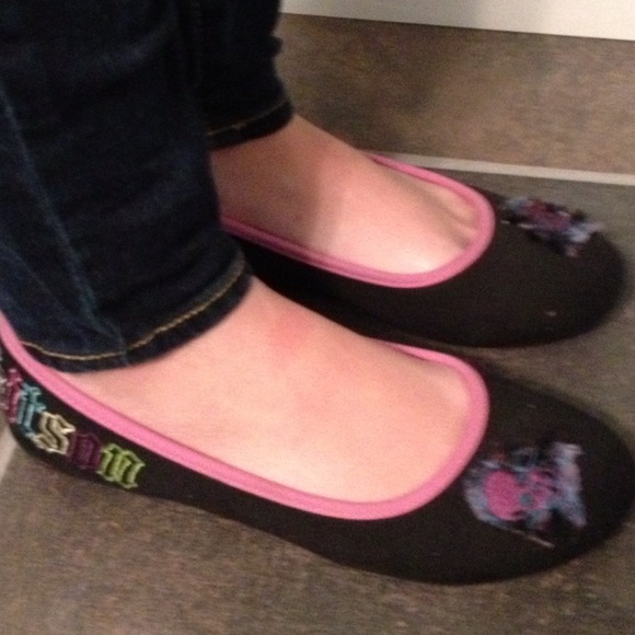 REDUCED! Kitson Flats size 6 - Picture 2 of 2