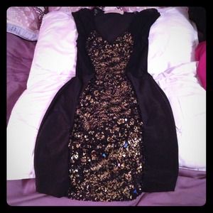 Sexy gold and black dress!