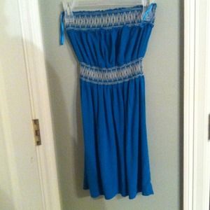 Strapless blue dress.