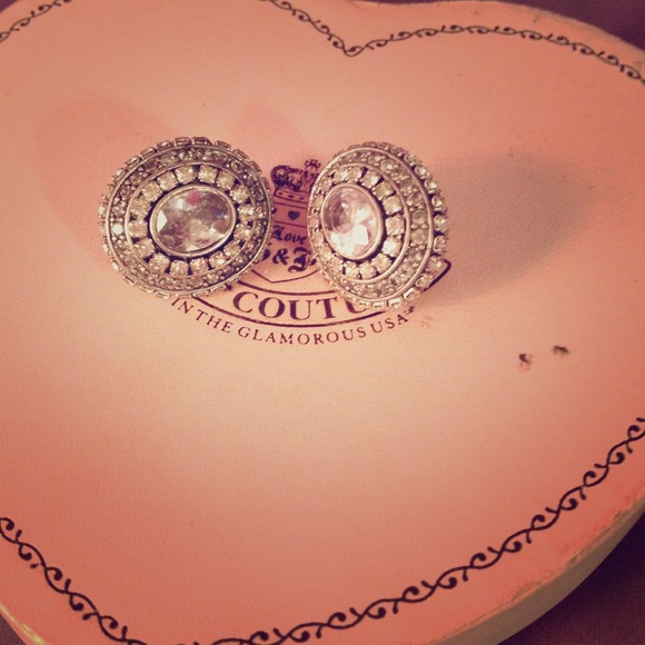 Beautiful never worn Authentic Juicy Couture!