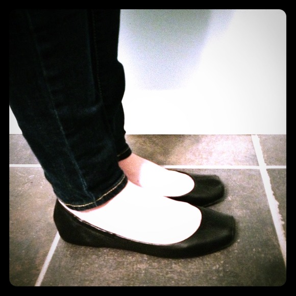 Black Leather Jessica Simpson Flats Size 6