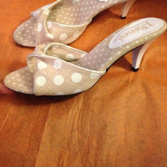 Polka dot heels!