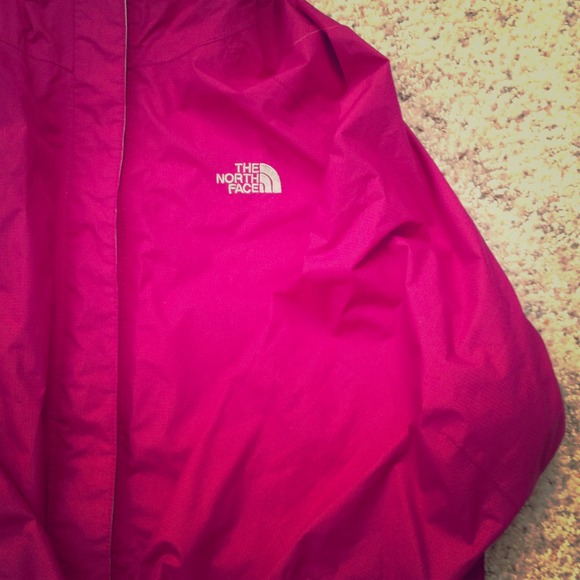 🌸The North Face windbreaker🌸