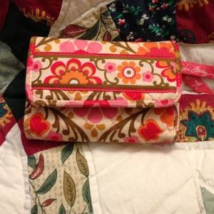 Vera Bradley wallet excellent condition !