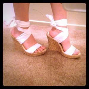 Super cute wedge sandals!