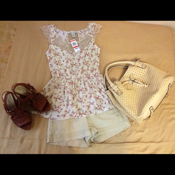 American Rag Tops - American Rag XS Floral and Lace Top