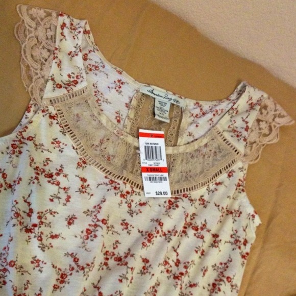 American Rag XS Floral and Lace Top - Picture 2 of 3